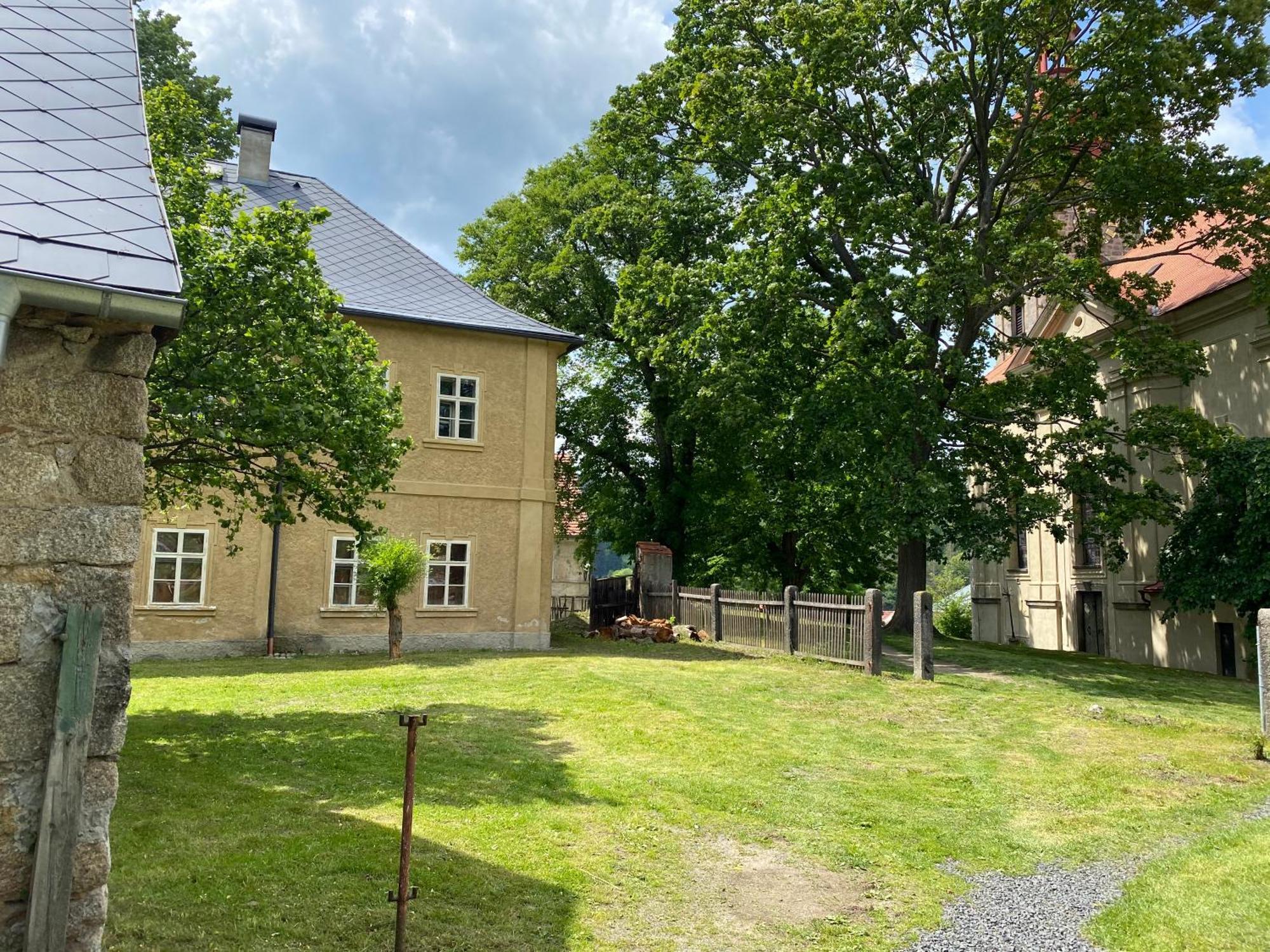 Na Nebi 187 Aparthotel Bečov nad Teplou Buitenkant foto