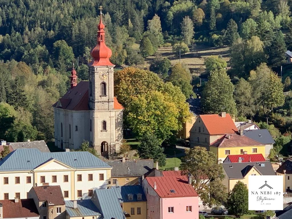 Na Nebi 187 Aparthotel Bečov nad Teplou Buitenkant foto